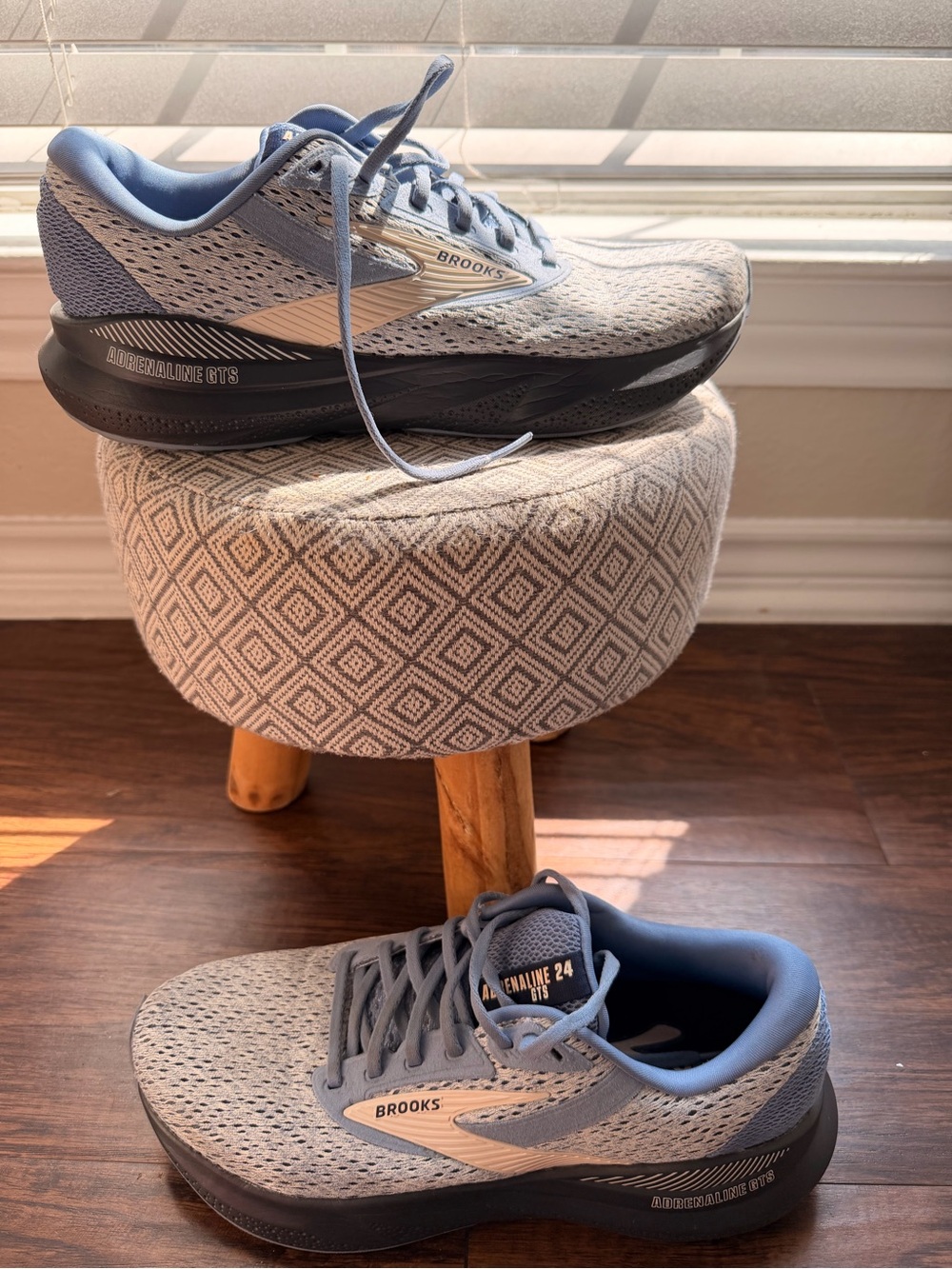 Brooks Adrenaline 24 women’s Running Shoes - Light Gray/Blue